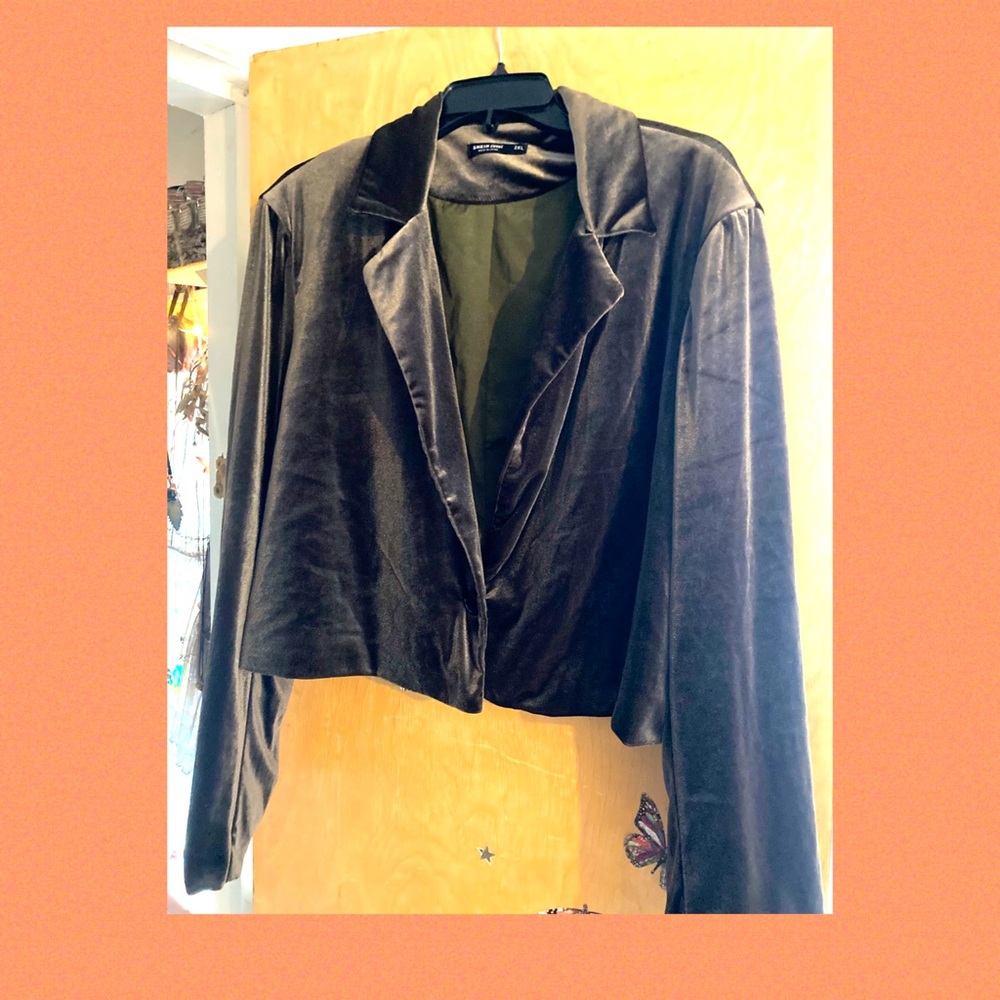 ✨Olive Velvet Bolero Crop Jacket✨